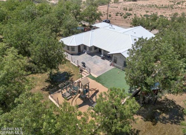 636 KEAGLE Road, Socorro, TX 79927