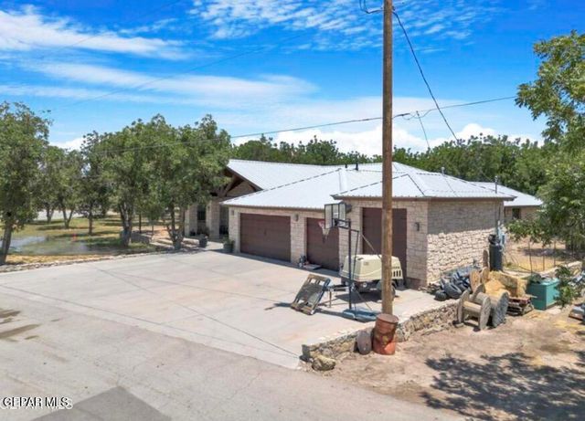 636 KEAGLE Road, Socorro, TX 79927