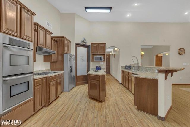 636 KEAGLE Road, Socorro, TX 79927