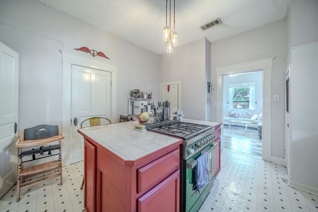 200 Williams Street, Waxahachie, TX 75165