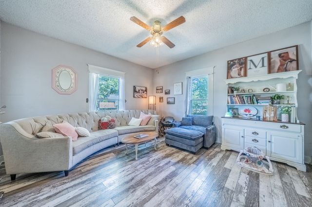 200 Williams Street, Waxahachie, TX 75165