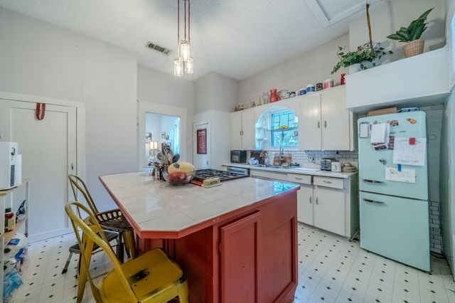 200 Williams Street, Waxahachie, TX 75165