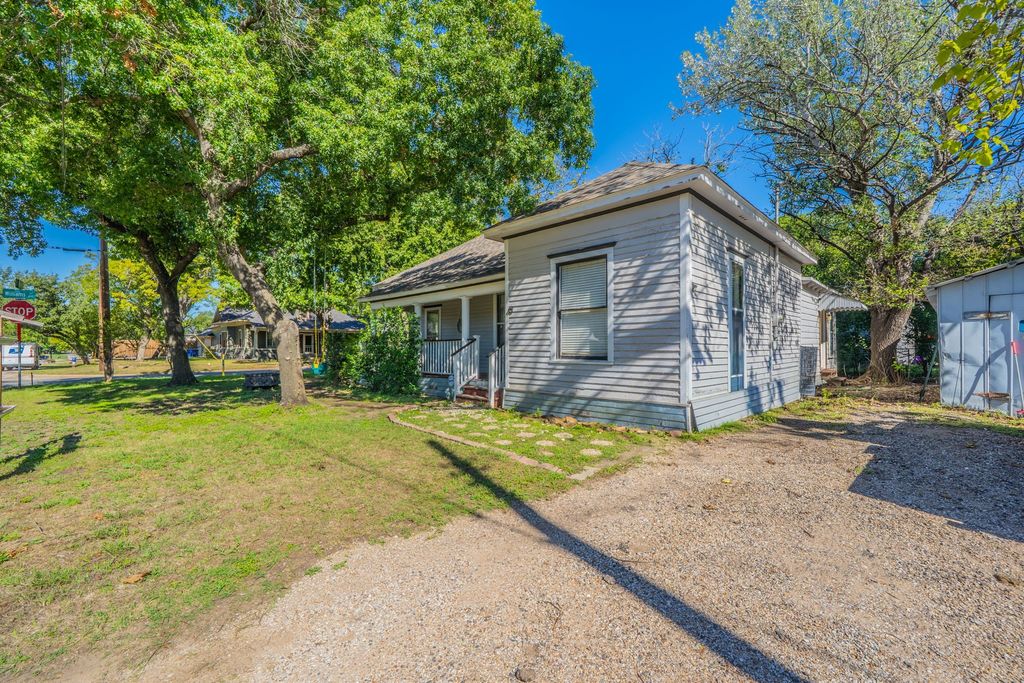 200 Williams Street, Waxahachie, TX 75165 — photo 2