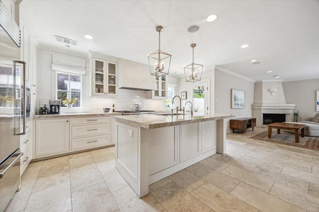 2510 Locke Lane, Houston, TX 77019