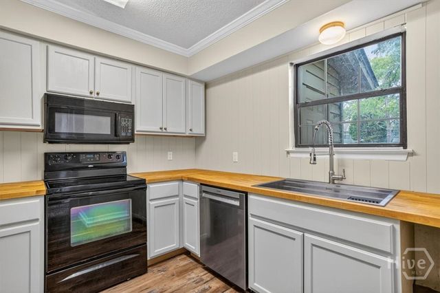 15 Hidden Lake Court, Savannah, GA 31419