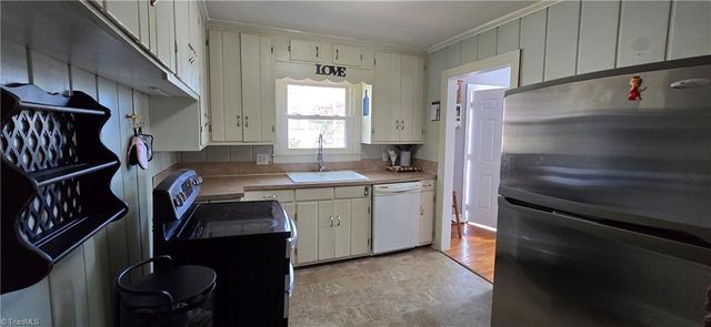 206 Forestrose Drive, Lexington, NC 27295