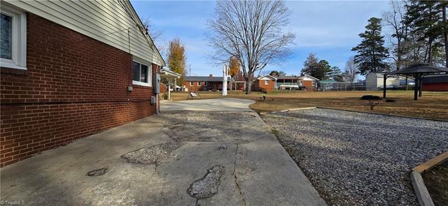 206 Forestrose Drive, Lexington, NC 27295