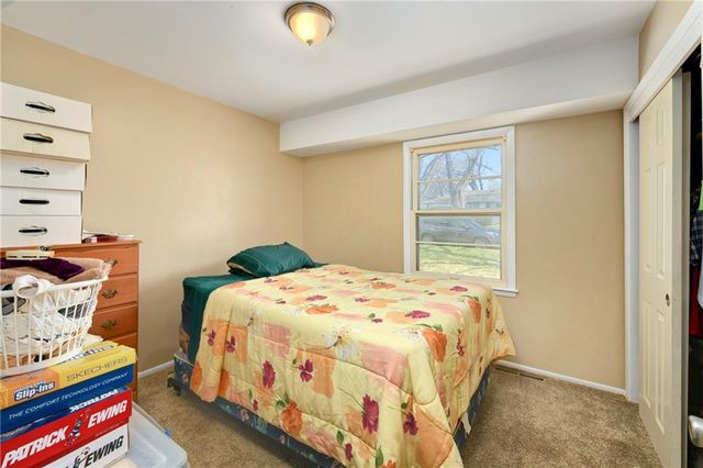 9214 Manchester Avenue, Kansas City, MO 64138