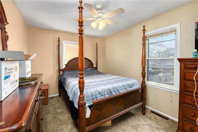 9214 Manchester Avenue, Kansas City, MO 64138