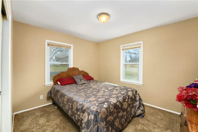 9214 Manchester Avenue, Kansas City, MO 64138