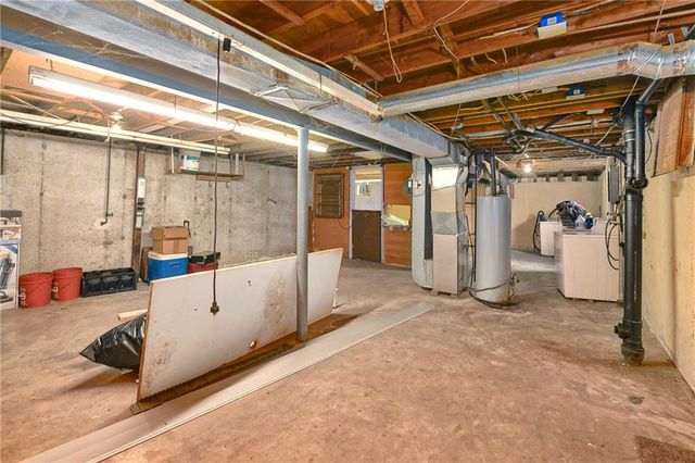 9214 Manchester Avenue, Kansas City, MO 64138