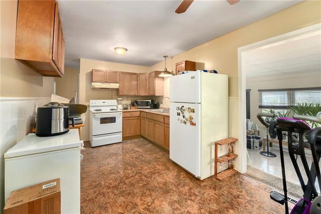 9214 Manchester Avenue, Kansas City, MO 64138