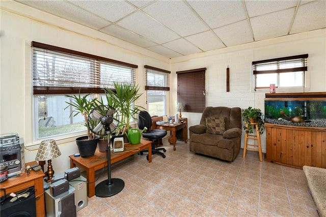 9214 Manchester Avenue, Kansas City, MO 64138