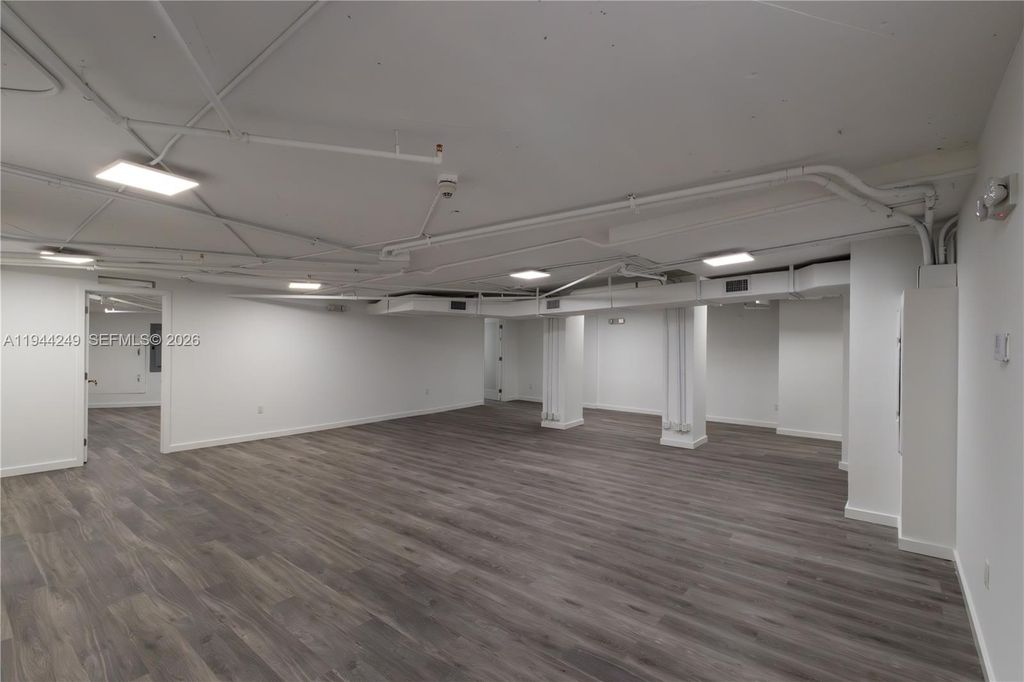 888 Biscayne Blvd CU6, Miami, FL 33132