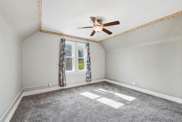 216 E Garfield AVENUE, Milwaukee, WI 53212