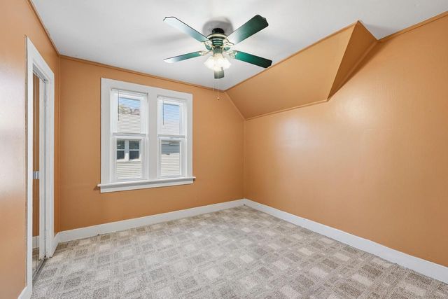 216 E Garfield AVENUE, Milwaukee, WI 53212