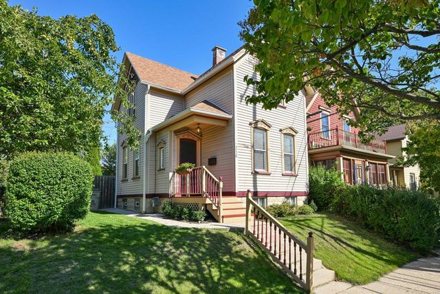 216 E Garfield AVENUE, Milwaukee, WI 53212