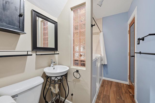 216 E Garfield AVENUE, Milwaukee, WI 53212