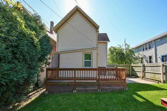 216 E Garfield AVENUE, Milwaukee, WI 53212