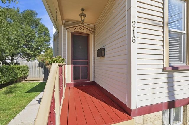 216 E Garfield AVENUE, Milwaukee, WI 53212