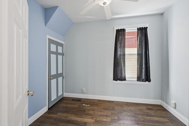 216 E Garfield AVENUE, Milwaukee, WI 53212