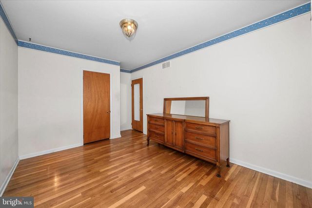 2515 WOODVIEW DR, Wilmington, DE 19808