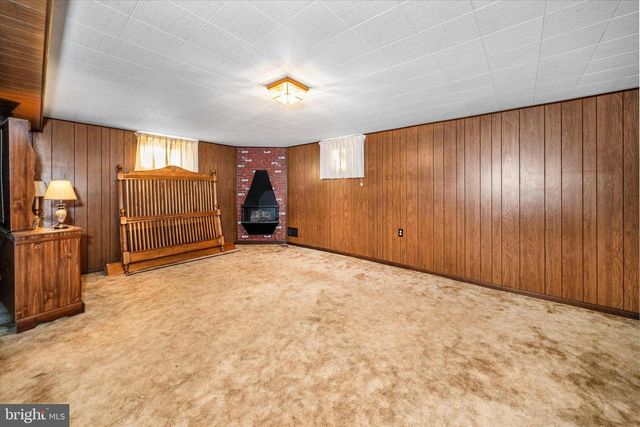 2515 WOODVIEW DR, Wilmington, DE 19808