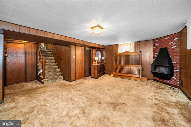 2515 WOODVIEW DR, Wilmington, DE 19808