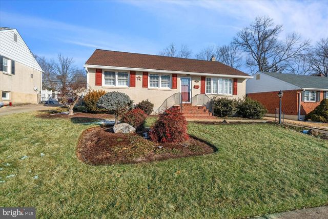 2515 WOODVIEW DR, Wilmington, DE 19808