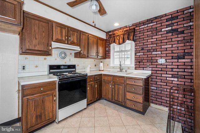 2515 WOODVIEW DR, Wilmington, DE 19808