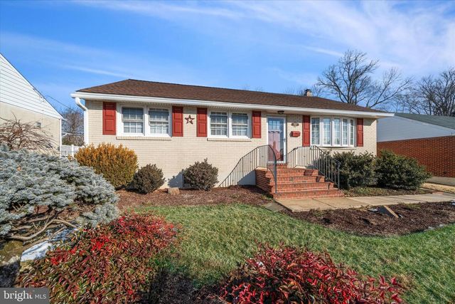 2515 WOODVIEW DR, Wilmington, DE 19808