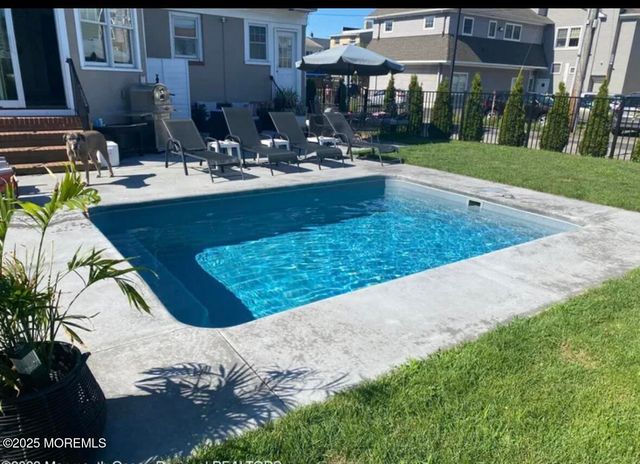 512 Lincoln Avenue, Avon-by-the-sea, NJ 07717