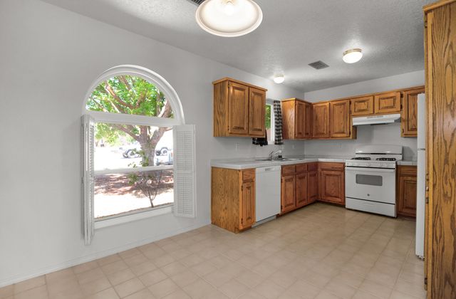 20 Aldea Place, Los Lunas, NM 87031