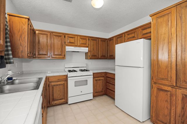 20 Aldea Place, Los Lunas, NM 87031