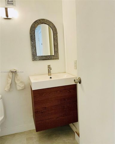 1450 Brickell Bay Dr 1602, Miami, FL 33131