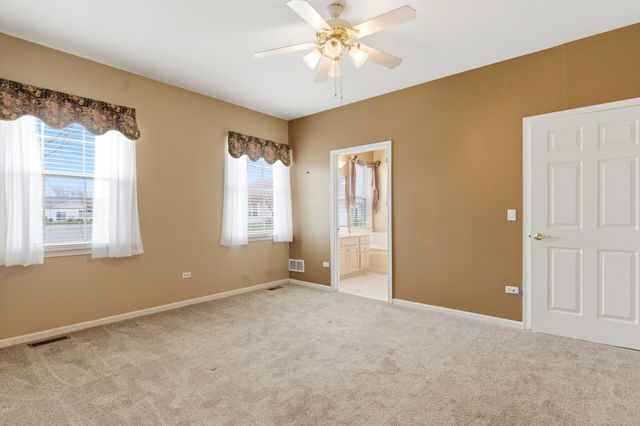 21520 Victory Lake Way 21520, Crest Hill, IL 60403