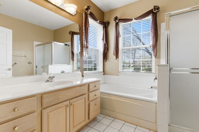 21520 Victory Lake Way 21520, Crest Hill, IL 60403