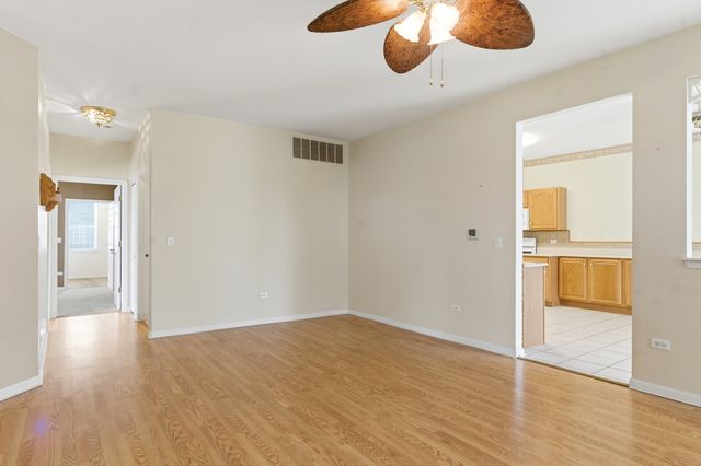 21520 Victory Lake Way 21520, Crest Hill, IL 60403