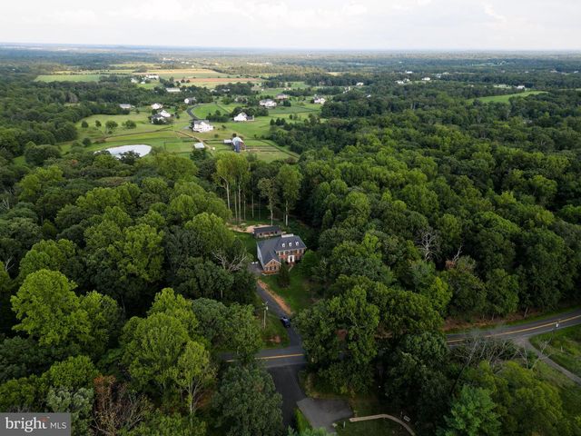 2299 MOUNTAIN RD, Haymarket, VA 20169