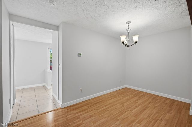 7396 S Chestnut Commons Drive, Mentor, OH 44060