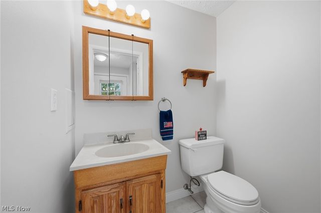 7396 S Chestnut Commons Drive, Mentor, OH 44060