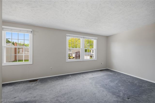 7396 S Chestnut Commons Drive, Mentor, OH 44060