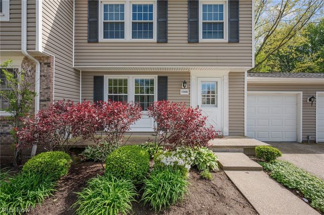 7396 S Chestnut Commons Drive, Mentor, OH 44060