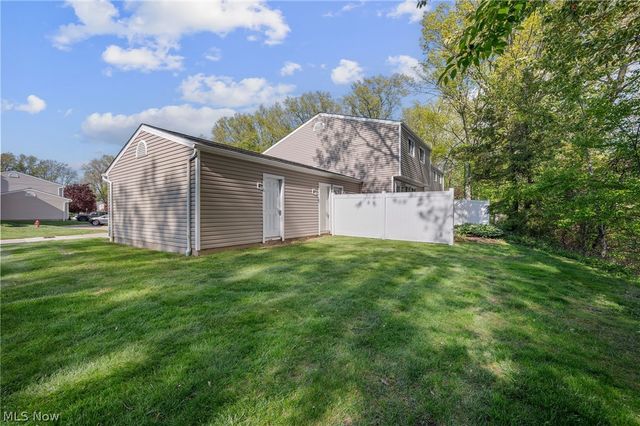 7396 S Chestnut Commons Drive, Mentor, OH 44060