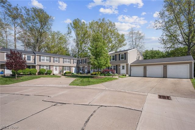 7396 S Chestnut Commons Drive, Mentor, OH 44060