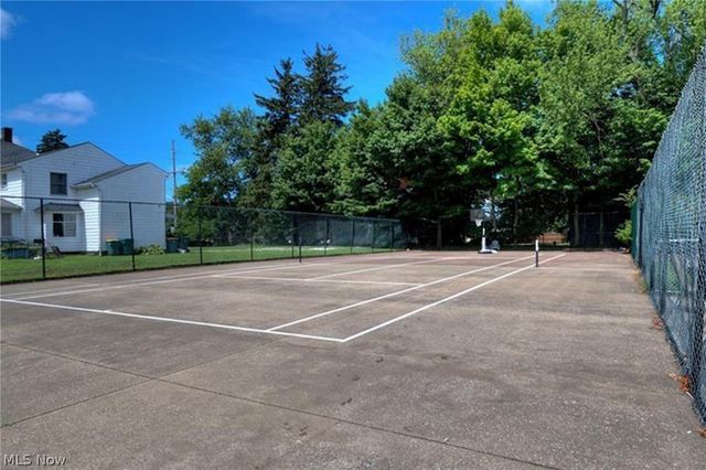 7396 S Chestnut Commons Drive, Mentor, OH 44060