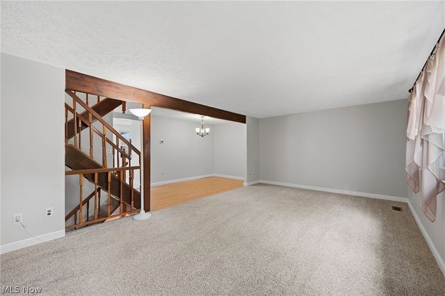 7396 S Chestnut Commons Drive, Mentor, OH 44060