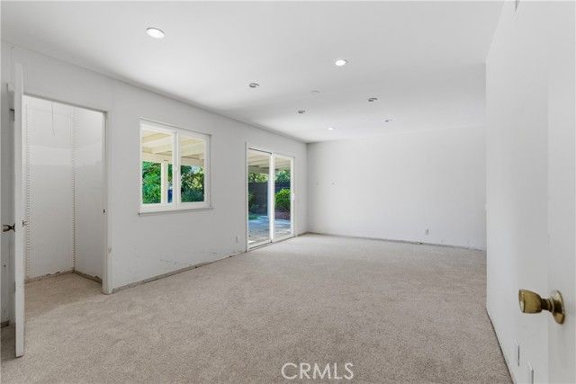 26136 Veva Way, Calabasas, CA 91302