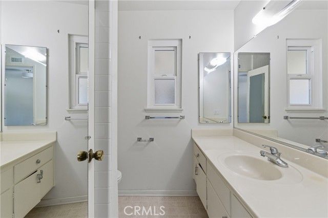 26136 Veva Way, Calabasas, CA 91302