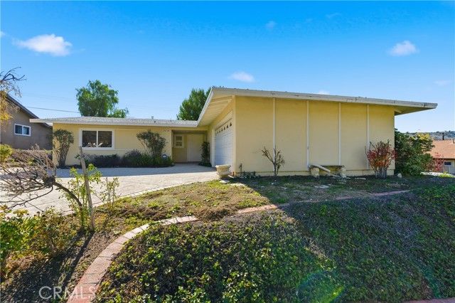 26136 Veva Way, Calabasas, CA 91302